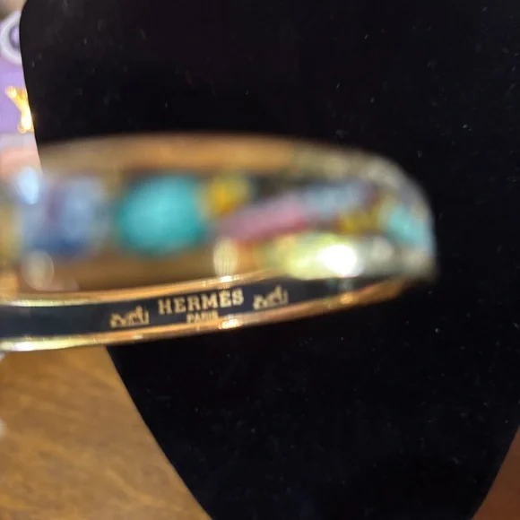 HERMES multi colored enamel bangle Bracelet with 18kt gold plated trim - Picture 7 of 8